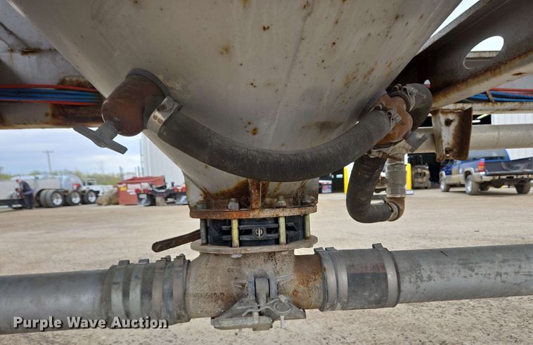 image for item EC4203 2019 Gallegos pneumatic dry bulk trailer