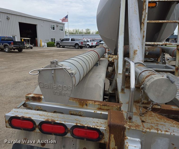 image for item EC4203 2019 Gallegos pneumatic dry bulk trailer