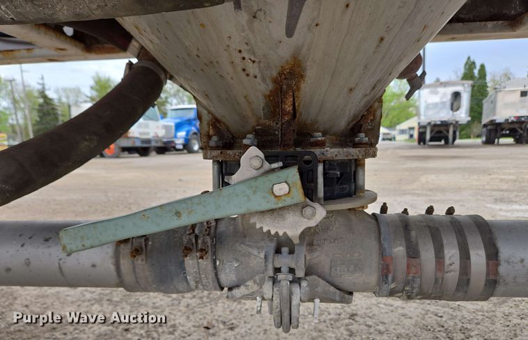 image for item EC4203 2019 Gallegos pneumatic dry bulk trailer