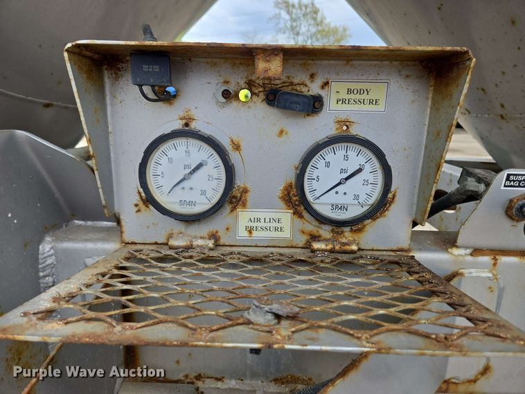 image for item EC4203 2019 Gallegos pneumatic dry bulk trailer