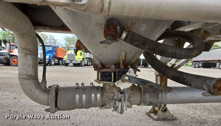 image for item EC4203 2019 Gallegos pneumatic dry bulk trailer