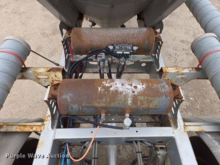 image for item EC4203 2019 Gallegos pneumatic dry bulk trailer