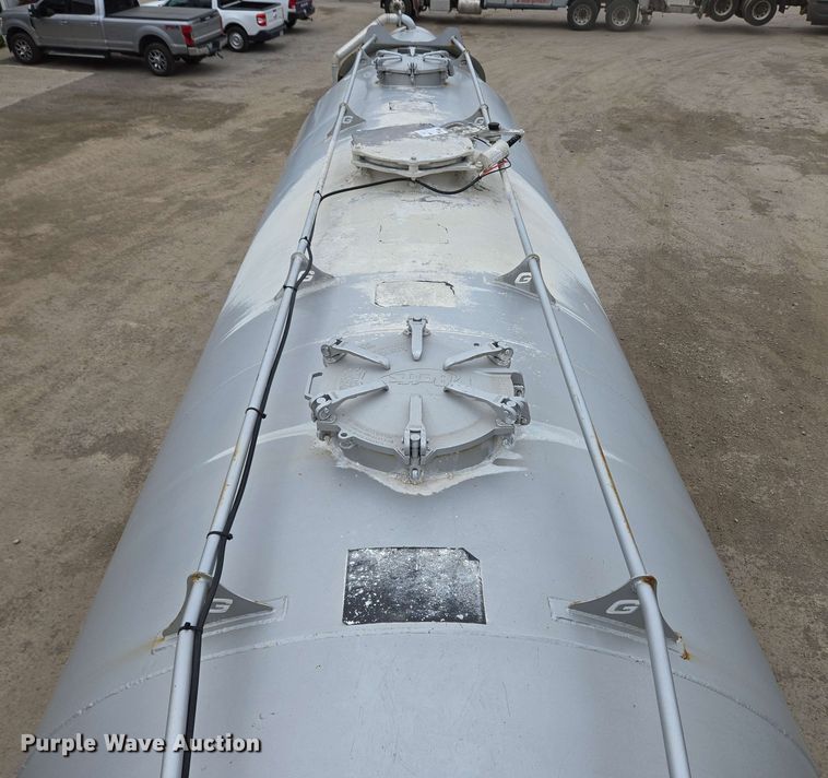 image for item EC4203 2019 Gallegos pneumatic dry bulk trailer