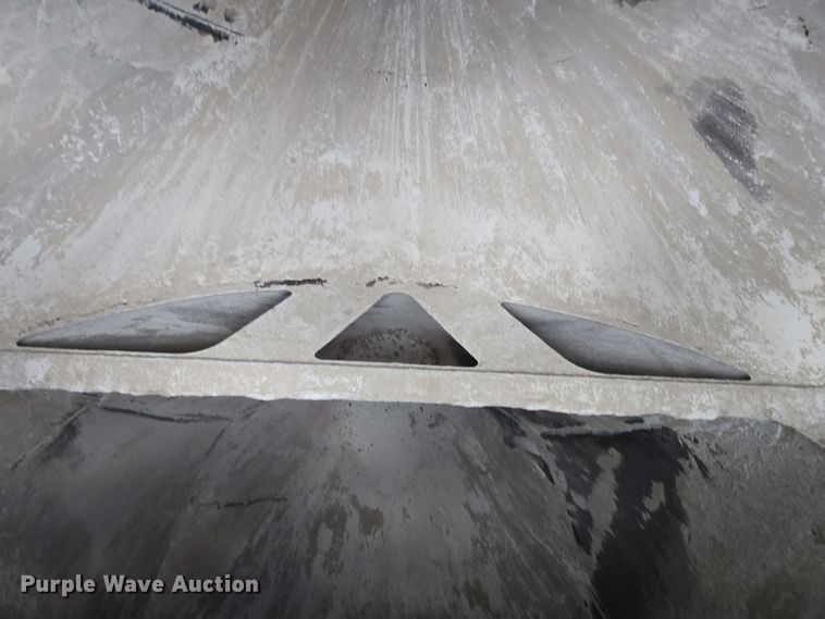 image for item EC4203 2019 Gallegos pneumatic dry bulk trailer