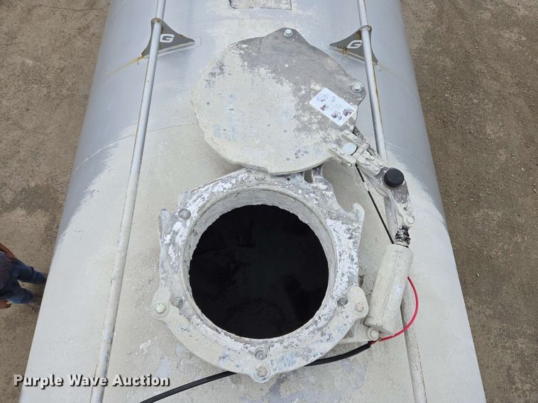 image for item EC4203 2019 Gallegos pneumatic dry bulk trailer