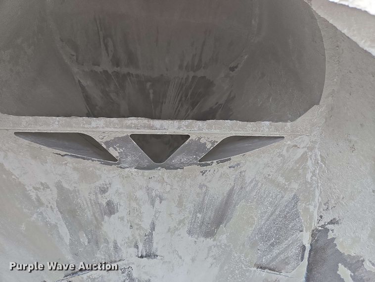 image for item EC4203 2019 Gallegos pneumatic dry bulk trailer