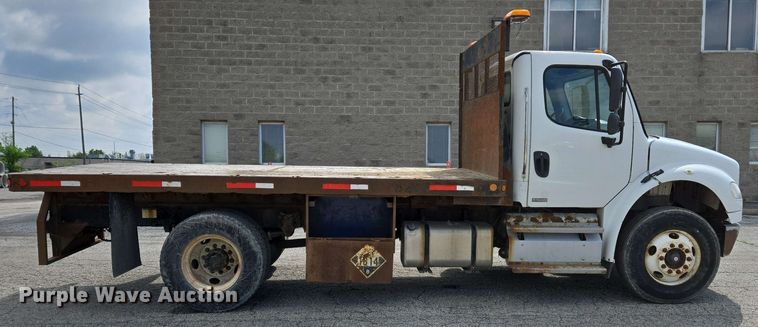 image for item EC4223 2011 Freightliner M2 flatbed truck