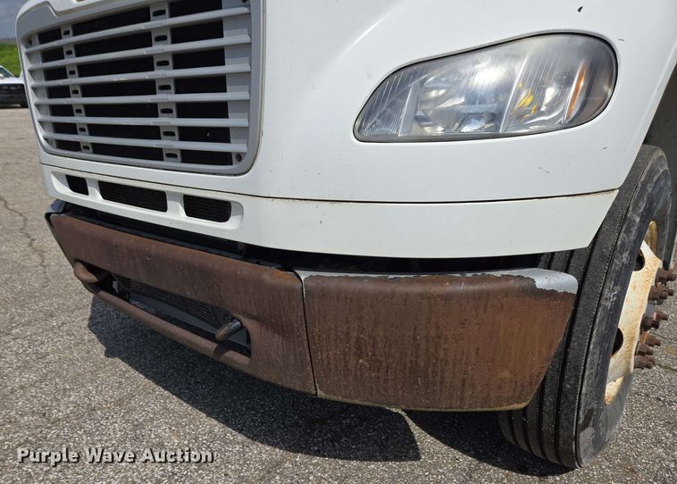 image for item EC4223 2011 Freightliner M2 flatbed truck