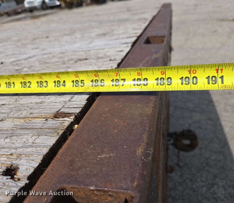 image for item EC4223 2011 Freightliner M2 flatbed truck