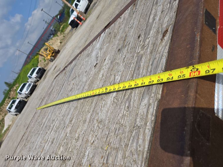 image for item EC4223 2011 Freightliner M2 flatbed truck