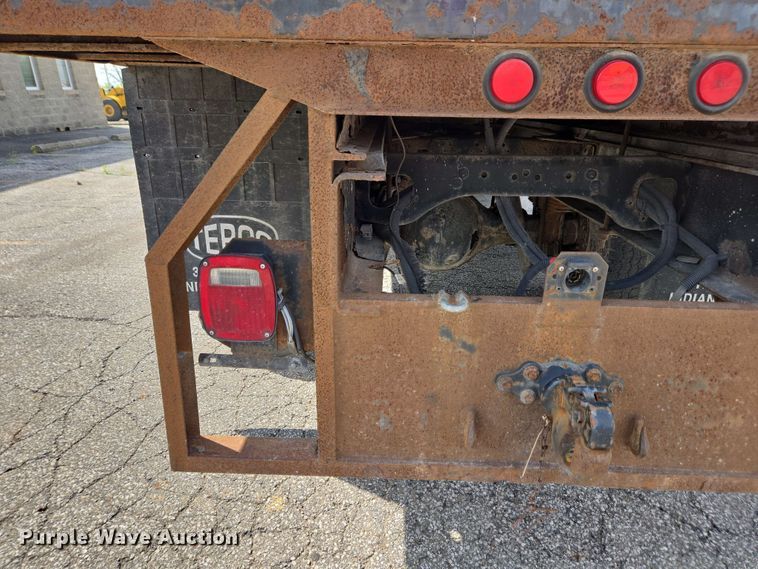 image for item EC4223 2011 Freightliner M2 flatbed truck