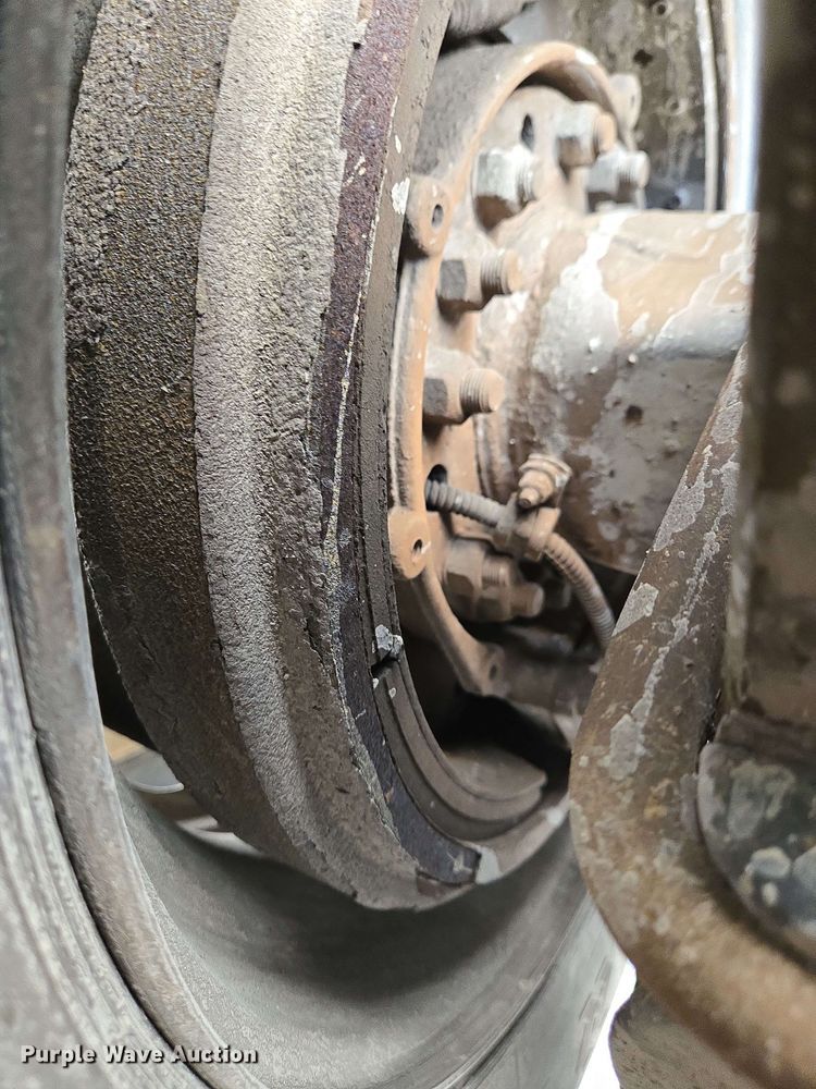 image for item EC4223 2011 Freightliner M2 flatbed truck