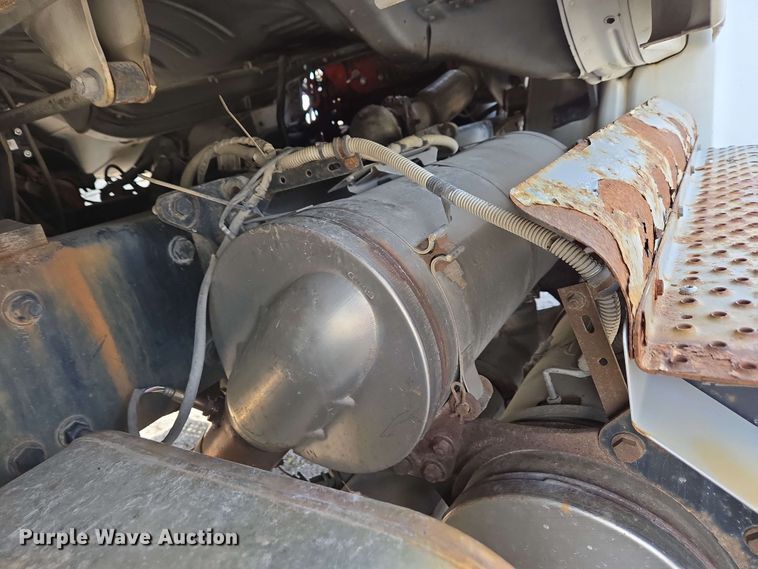 image for item EC4223 2011 Freightliner M2 flatbed truck