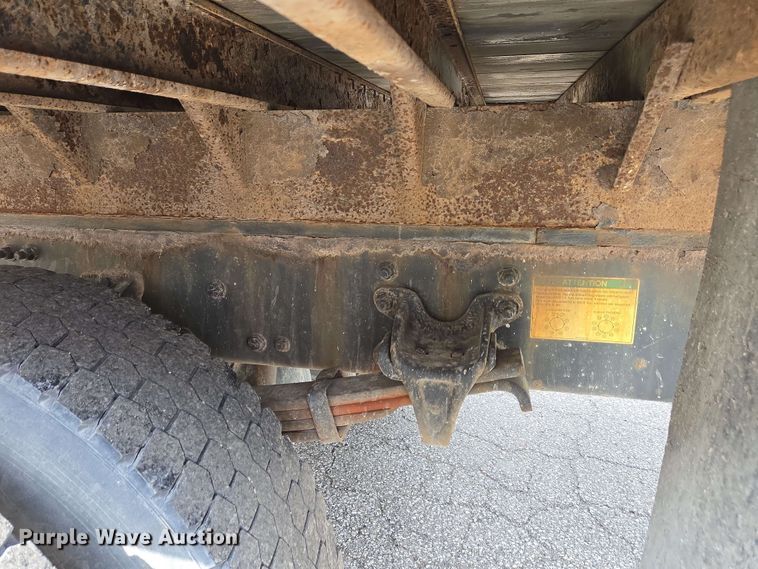 image for item EC4223 2011 Freightliner M2 flatbed truck