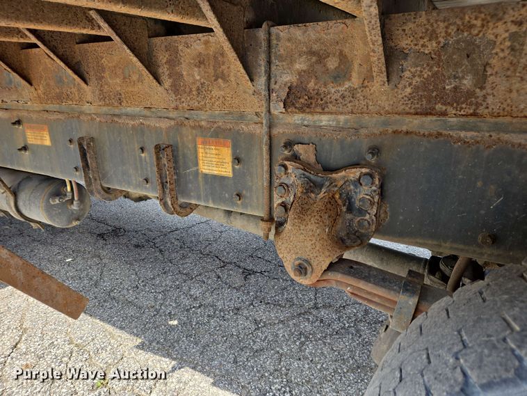 image for item EC4223 2011 Freightliner M2 flatbed truck