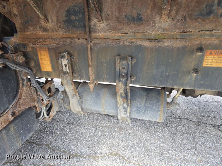 image for item EC4223 2011 Freightliner M2 flatbed truck