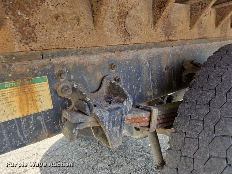 image for item EC4223 2011 Freightliner M2 flatbed truck