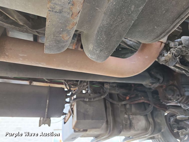 image for item EC4223 2011 Freightliner M2 flatbed truck