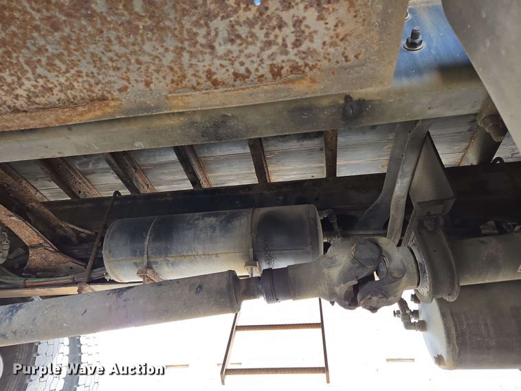 image for item EC4223 2011 Freightliner M2 flatbed truck