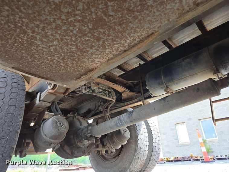 image for item EC4223 2011 Freightliner M2 flatbed truck