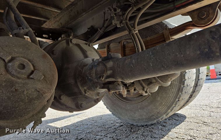 image for item EC4223 2011 Freightliner M2 flatbed truck