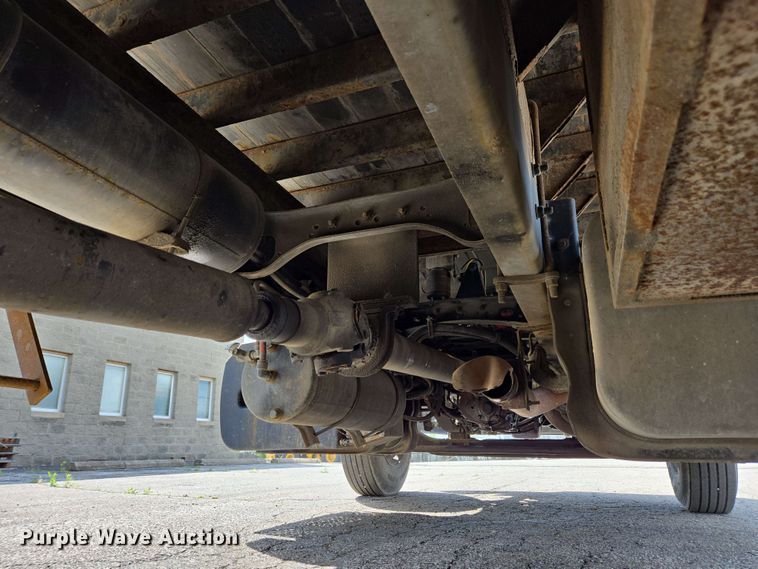 image for item EC4223 2011 Freightliner M2 flatbed truck