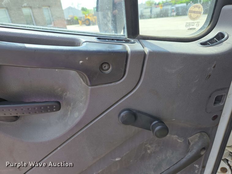 image for item EC4223 2011 Freightliner M2 flatbed truck