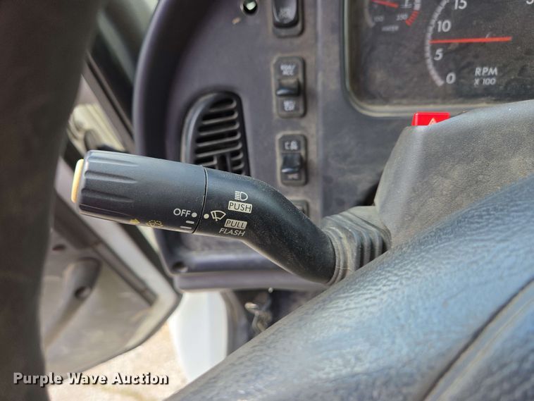 image for item EC4223 2011 Freightliner M2 flatbed truck