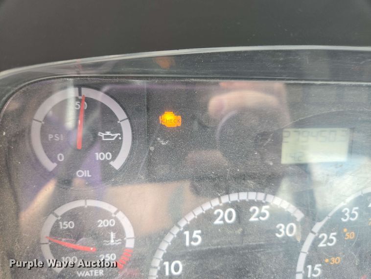 image for item EC4223 2011 Freightliner M2 flatbed truck