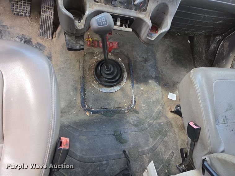 image for item EC4223 2011 Freightliner M2 flatbed truck