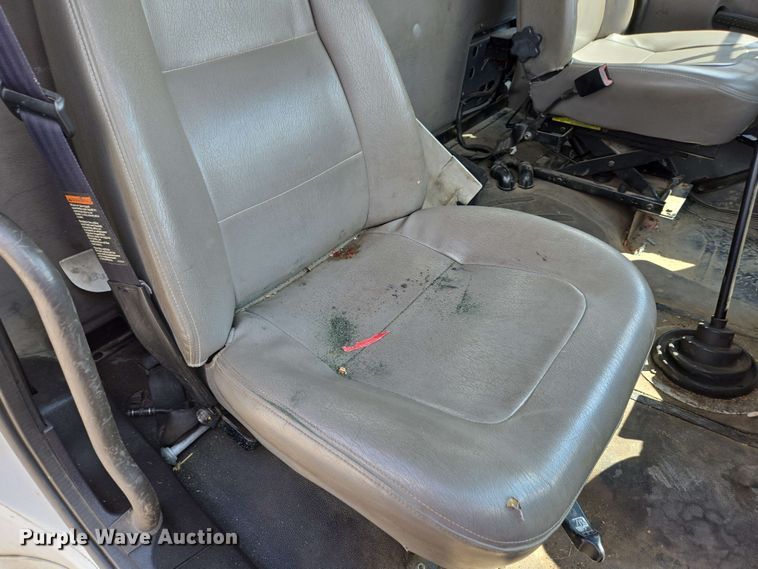 image for item EC4223 2011 Freightliner M2 flatbed truck