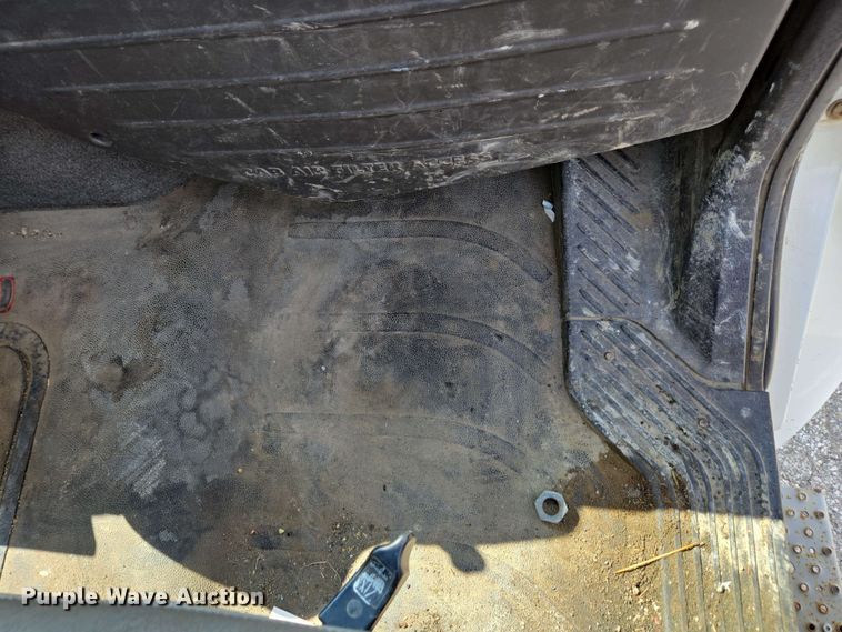 image for item EC4223 2011 Freightliner M2 flatbed truck