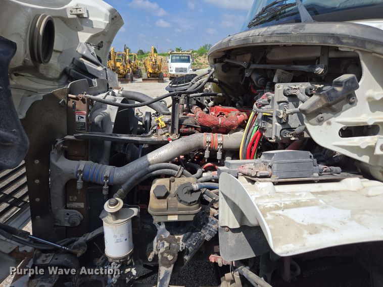 image for item EC4223 2011 Freightliner M2 flatbed truck