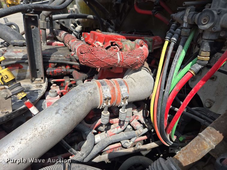 image for item EC4223 2011 Freightliner M2 flatbed truck