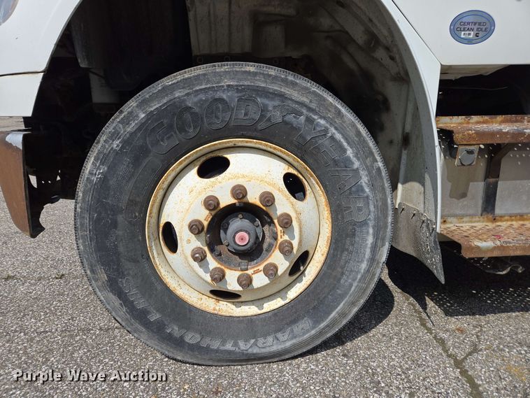 image for item EC4223 2011 Freightliner M2 flatbed truck