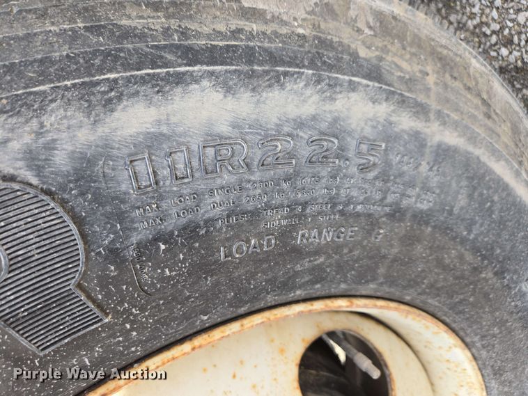 image for item EC4223 2011 Freightliner M2 flatbed truck