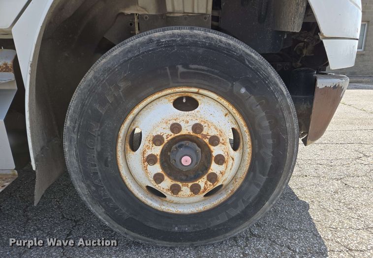 image for item EC4223 2011 Freightliner M2 flatbed truck