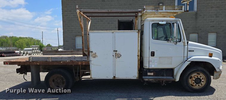 image for item EC4224 2002 Freightliner FL60 flatbed truck
