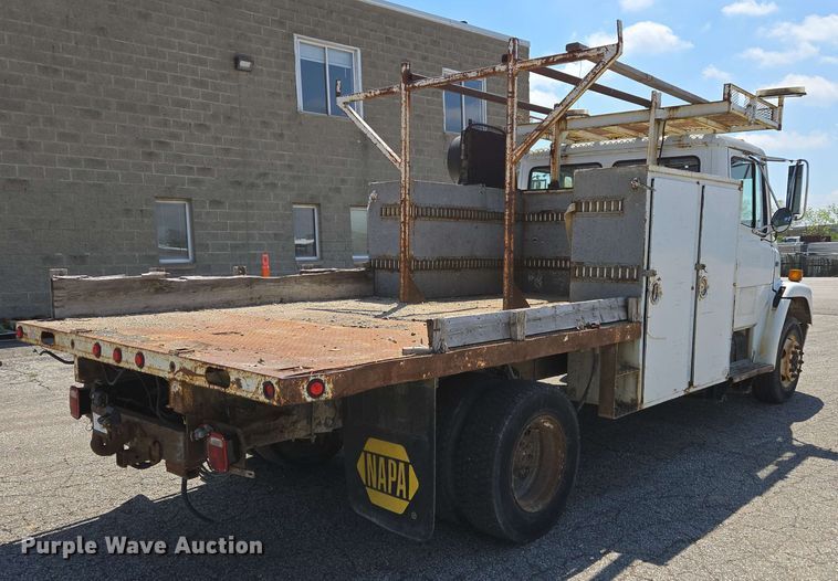 image for item EC4224 2002 Freightliner FL60 flatbed truck