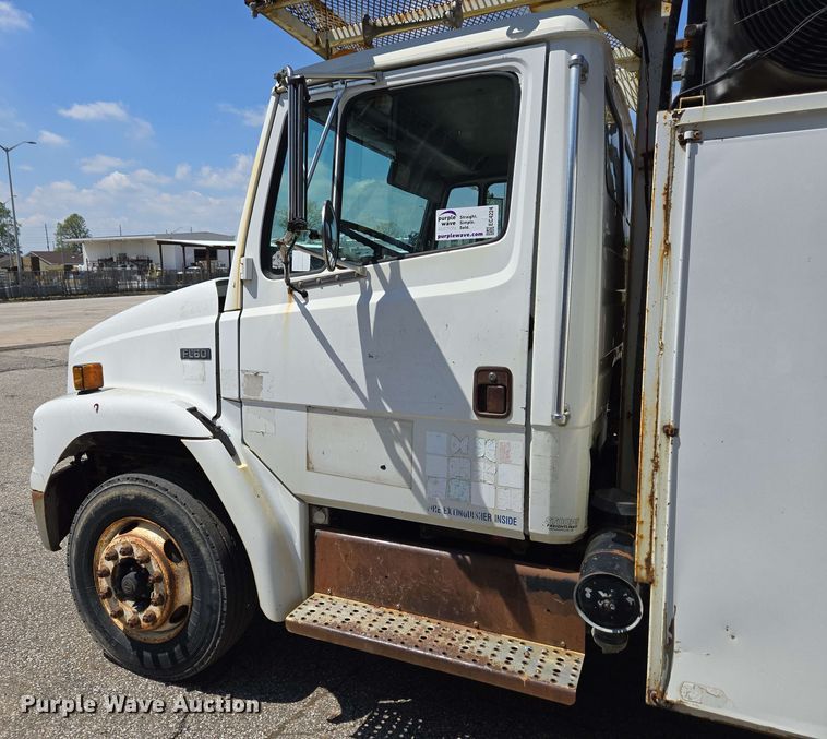 image for item EC4224 2002 Freightliner FL60 flatbed truck