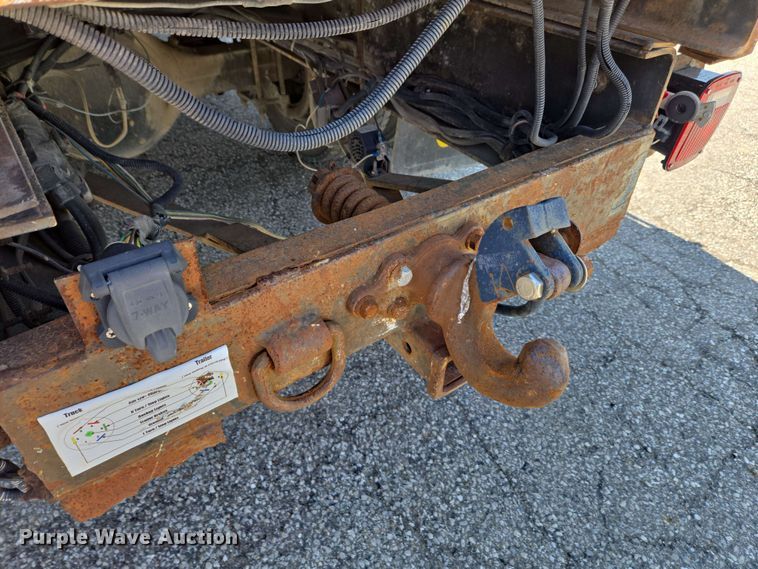 image for item EC4224 2002 Freightliner FL60 flatbed truck