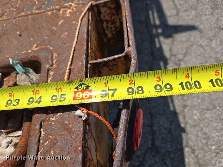 image for item EC4224 2002 Freightliner FL60 flatbed truck