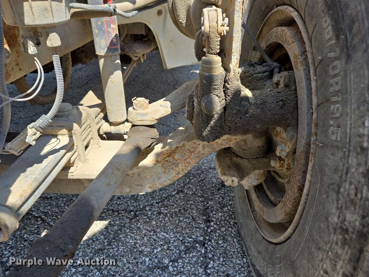 image for item EC4224 2002 Freightliner FL60 flatbed truck