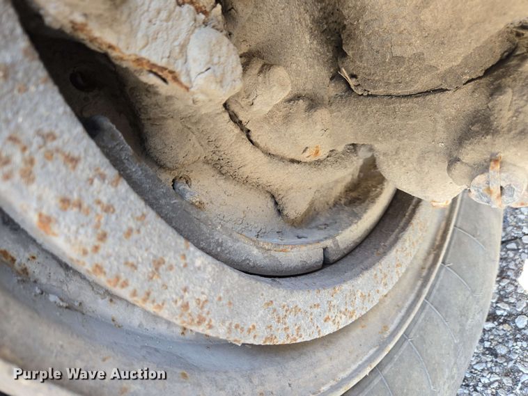 image for item EC4224 2002 Freightliner FL60 flatbed truck