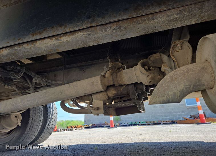 image for item EC4224 2002 Freightliner FL60 flatbed truck