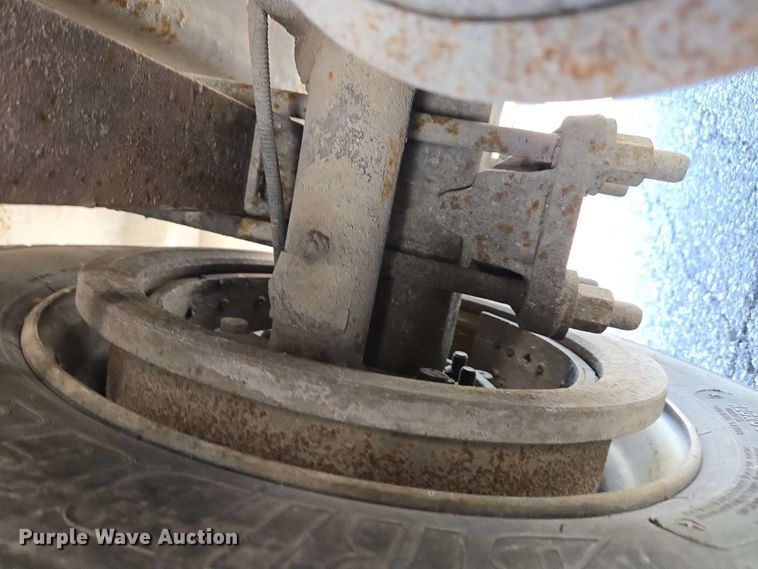 image for item EC4224 2002 Freightliner FL60 flatbed truck