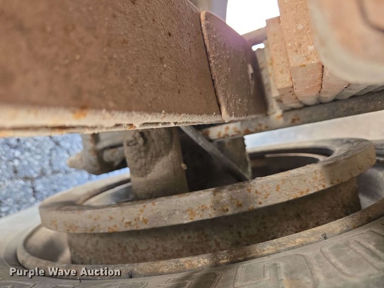 image for item EC4224 2002 Freightliner FL60 flatbed truck