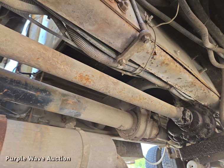 image for item EC4224 2002 Freightliner FL60 flatbed truck