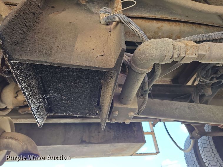 image for item EC4224 2002 Freightliner FL60 flatbed truck