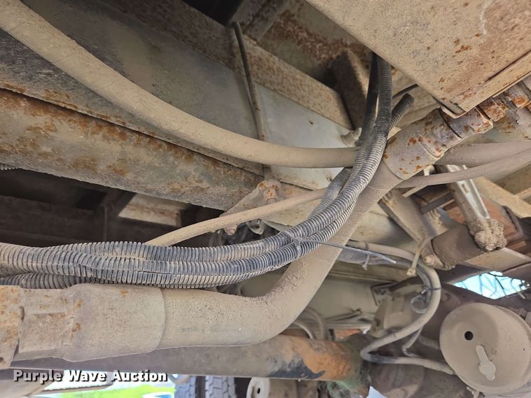 image for item EC4224 2002 Freightliner FL60 flatbed truck